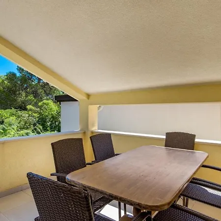 Rona Goran Apartment *